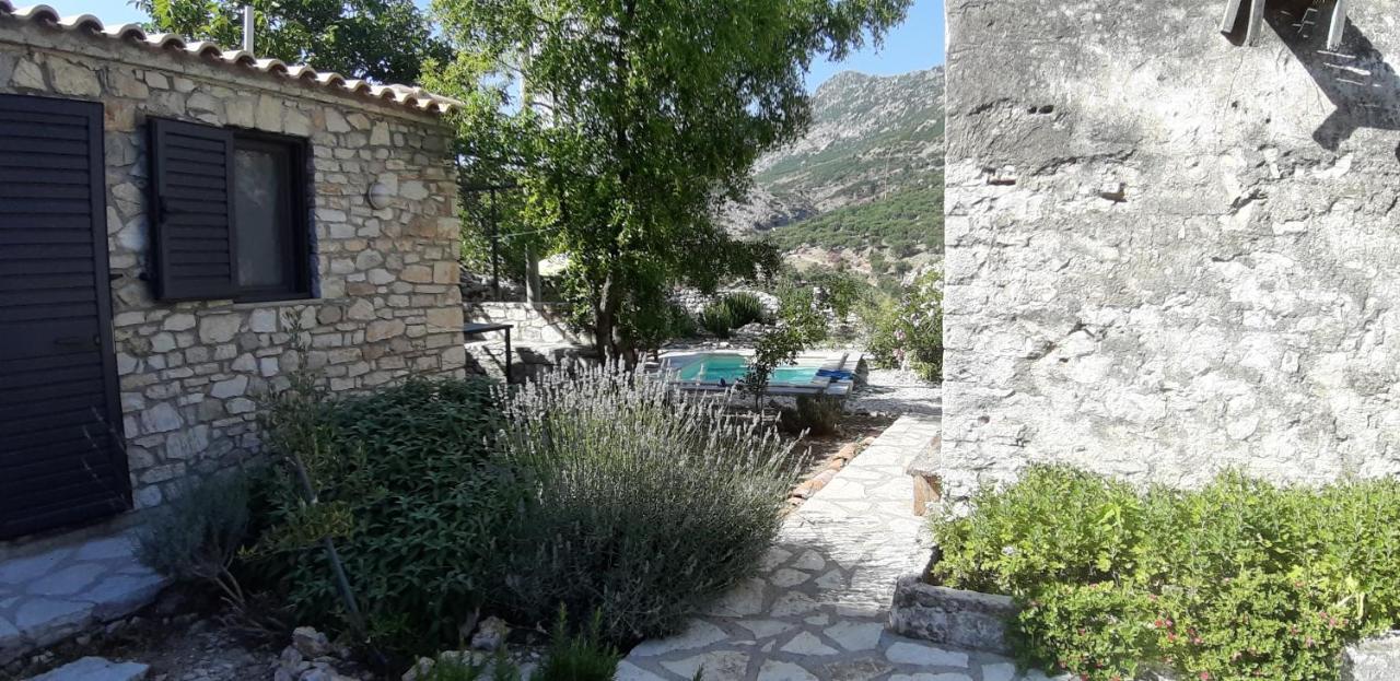 Les Villas De Qeparo Luaran gambar